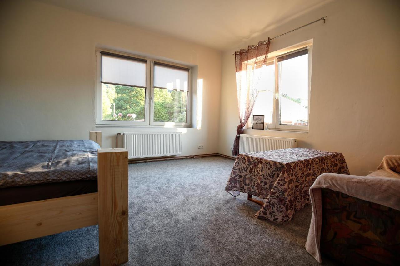 Apartman Devade Se Dvema Loznicemi A Wifi Pripojenim Trutnov Dış mekan fotoğraf