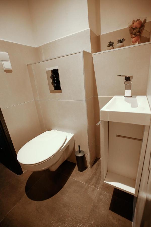 Apartman Devade Se Dvema Loznicemi A Wifi Pripojenim Trutnov Dış mekan fotoğraf