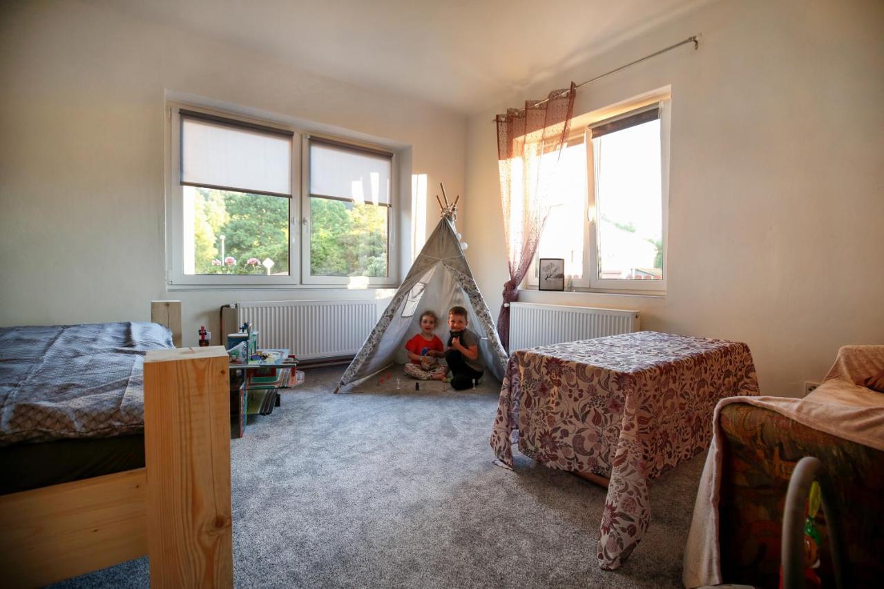 Apartman Devade Se Dvema Loznicemi A Wifi Pripojenim Trutnov Dış mekan fotoğraf
